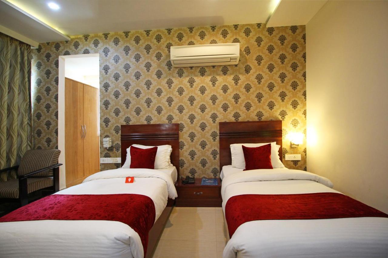 Capital O 4535 Uma Palace Varanasi