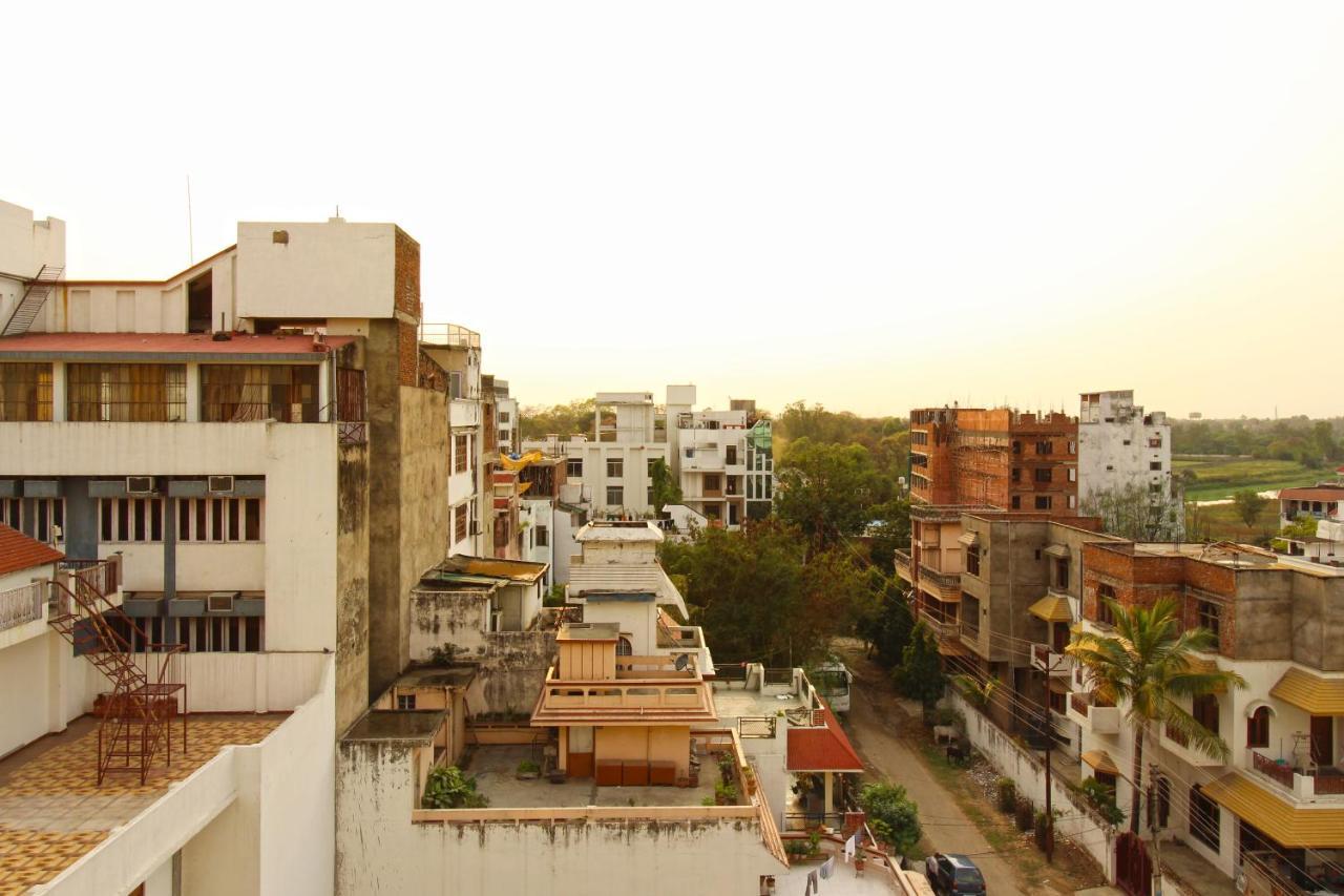 Capital O 4535 Uma Palace Hotel Varanasi