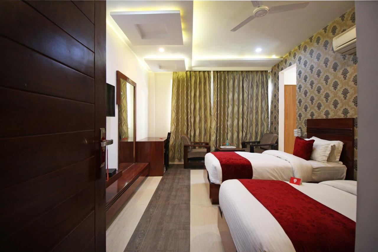Capital O 4535 Uma Palace Varanasi